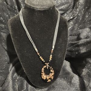 Elegant Black and Rose Gold Necklace